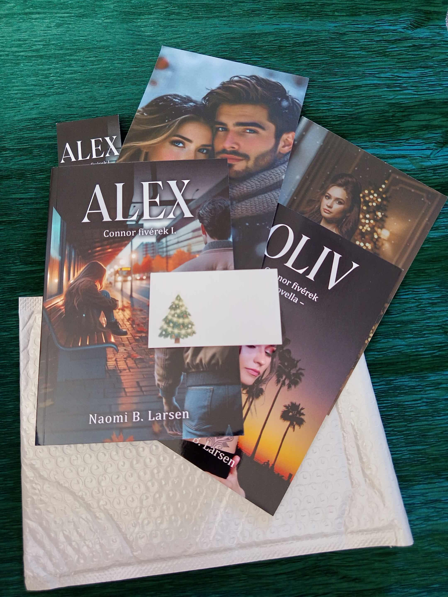 Naomi B. Larsen – Exkluzív Karácsonyi Olvasó Csomag (Dedikálva)